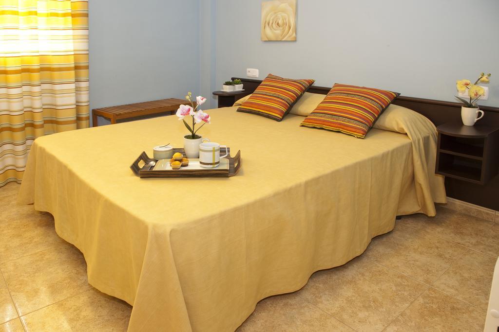 Apartamentos Campuebla モンタネホス 部屋 写真